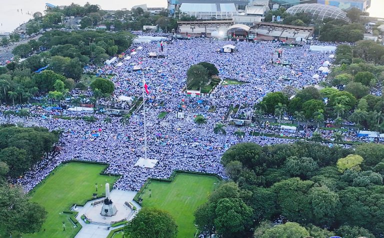 Massive Protests Held in Manila; Religious Group Exposes Alleged Presidential Corruption