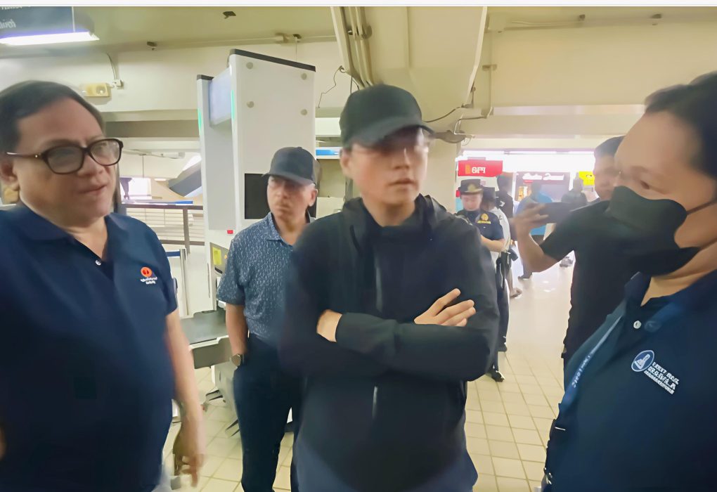 Transportation Chief Hits Deplorable Conditions at LRT-1 Baclaran Station