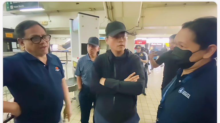 Transportation Chief Hits Deplorable Conditions at LRT-1 Baclaran Station