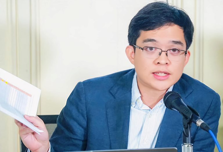 Leviste Presses Release of DPWH Insertion Files