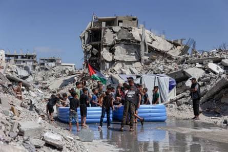 Hamas’ Strategic Gambit: Dissolving Gaza Government Amid Stalled Ceasefire